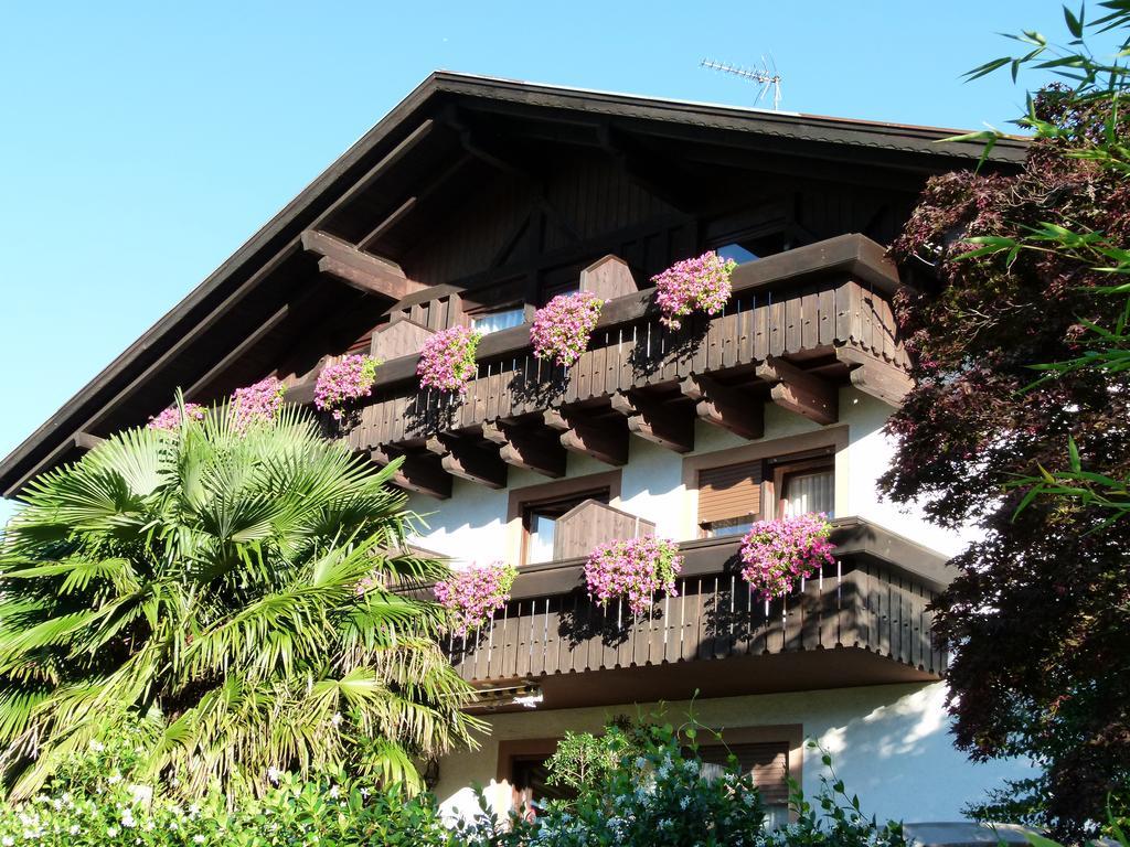 Pension Hauenstein Lagundo Bagian luar foto